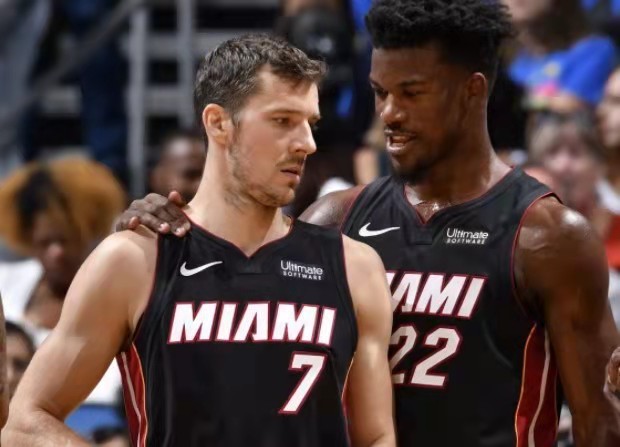 攀登顶峰的 攀登顶峰的